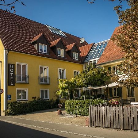 Neumaiers Hirsch -Gasthof Und Landhotel Weißenhorn Buitenkant foto