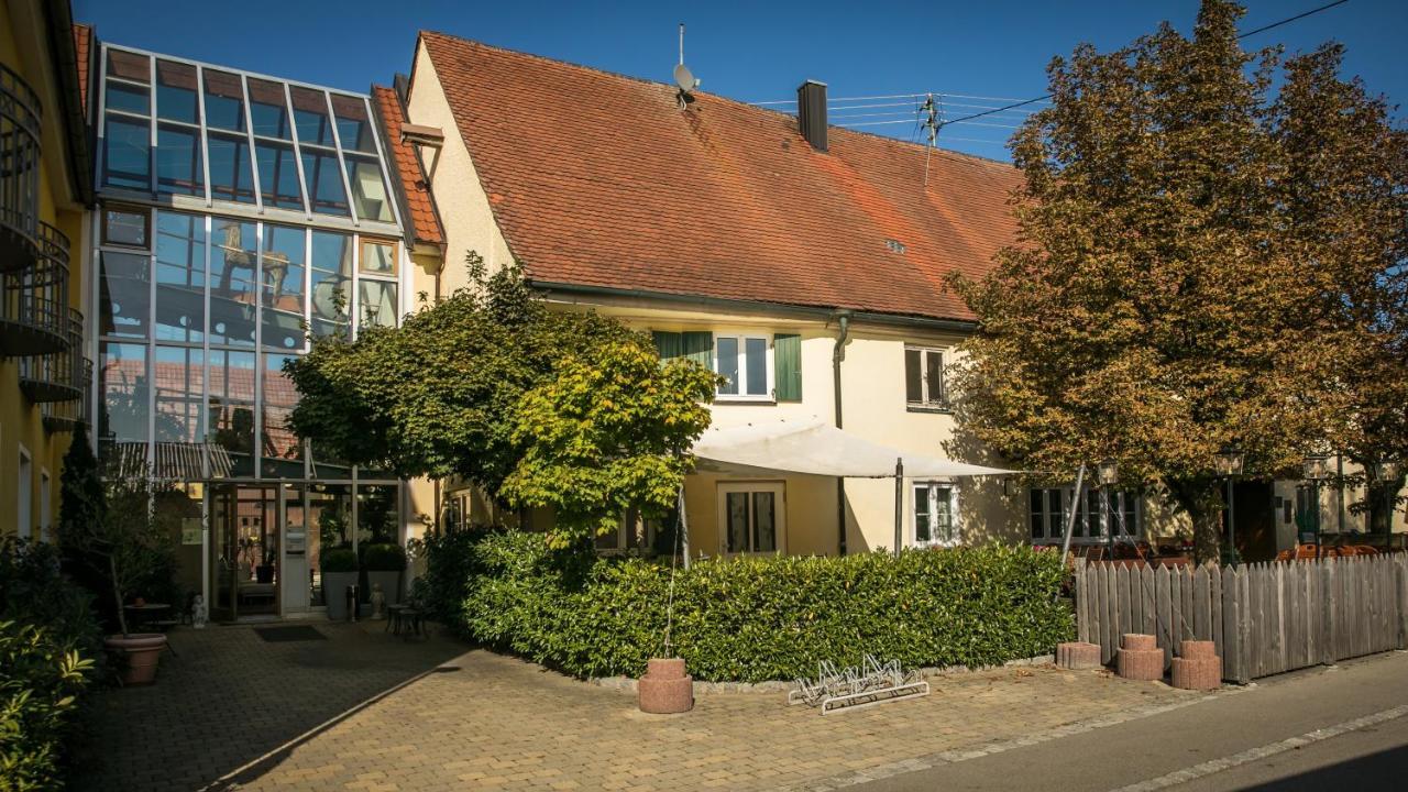 Neumaiers Hirsch -Gasthof Und Landhotel Weißenhorn Buitenkant foto