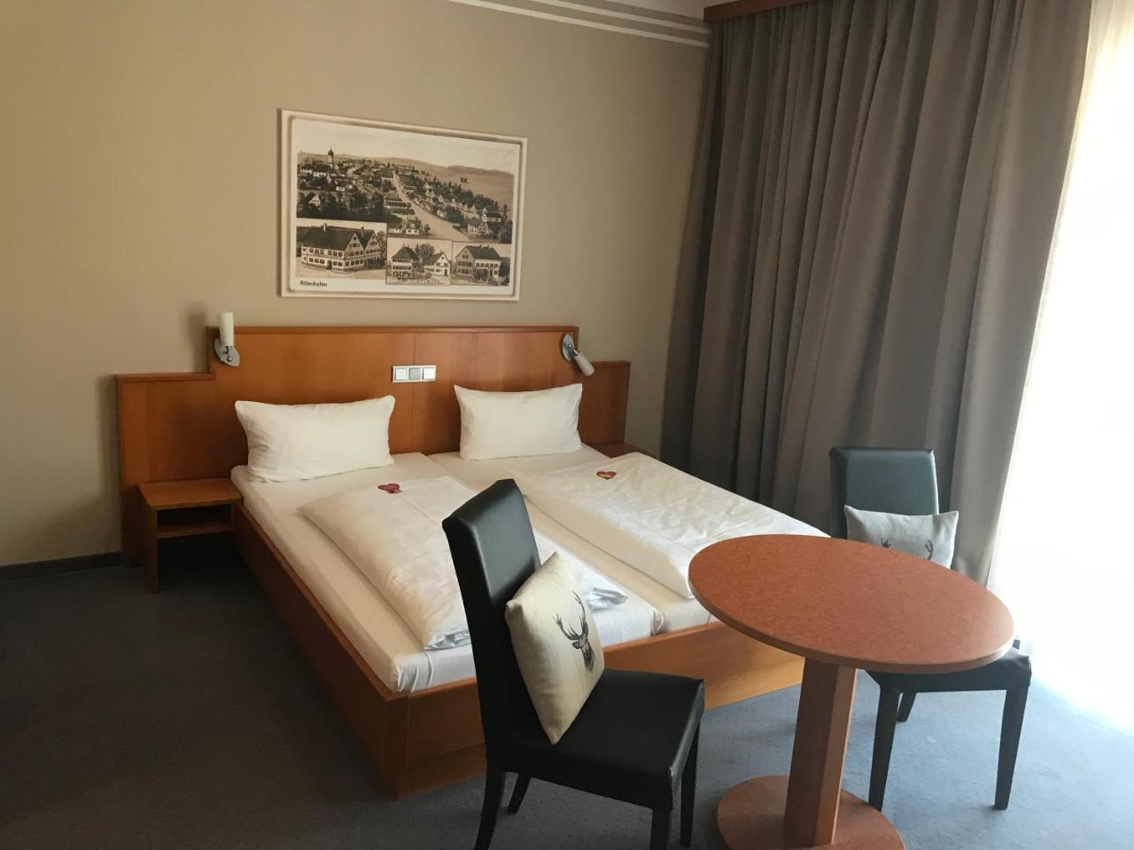 Neumaiers Hirsch -Gasthof Und Landhotel Weißenhorn Buitenkant foto